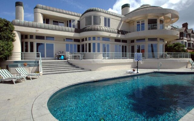 Malibu Spectacular Ocean View Mansion