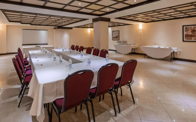 Best Western Plus Montreal Downtown-Hotel Europa