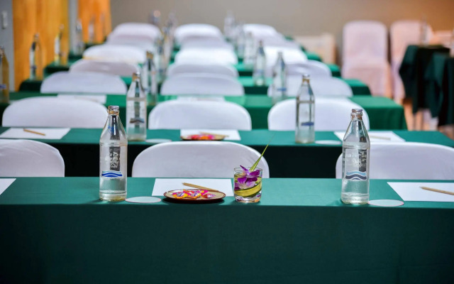 Season Palace Huahin Hotel