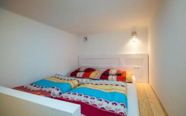 Rainbow Pearl Apartment