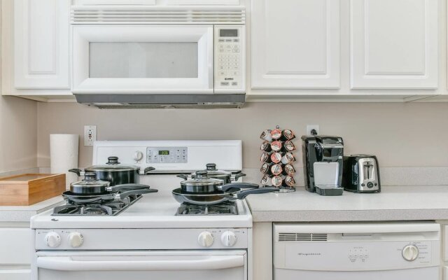 Spacious 3br/2ba on Freedom Trail by Domio