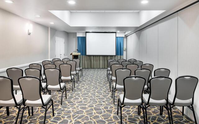 Holiday Inn Fort Lauderdale Airport by IHG