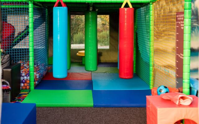 Fairwood Lakes Holiday Park