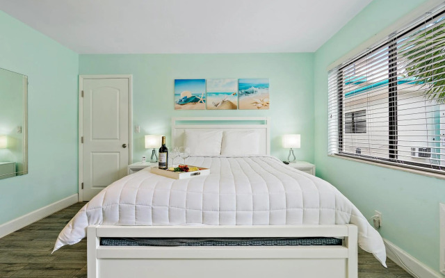 Hollywood Beachside Boutique Suites
