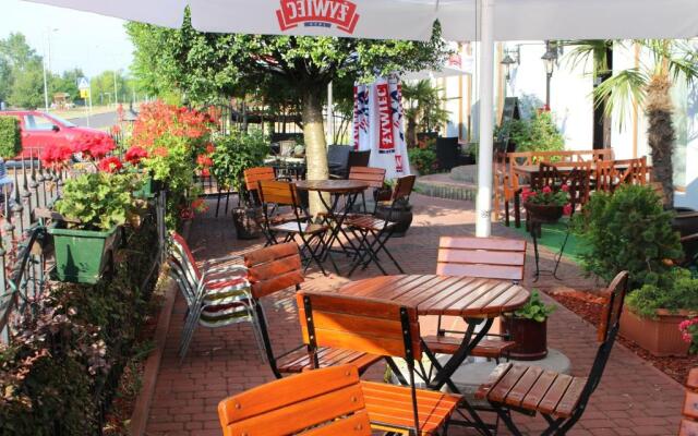 PIANO CAFE b&b