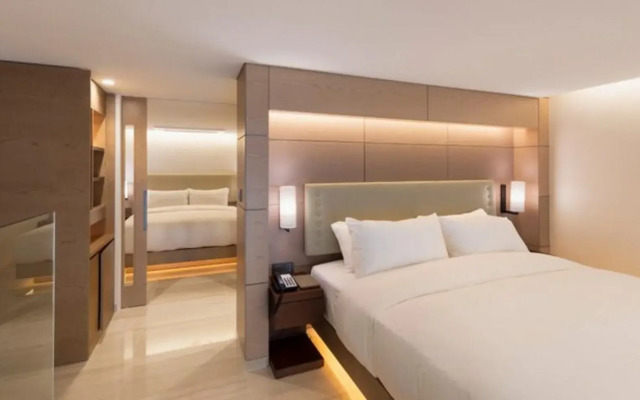 Sun Cruise Resort and Yacht