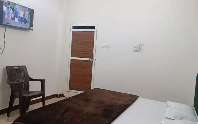 Goroomgo Shree Ram Kuti Homestay Ujjain