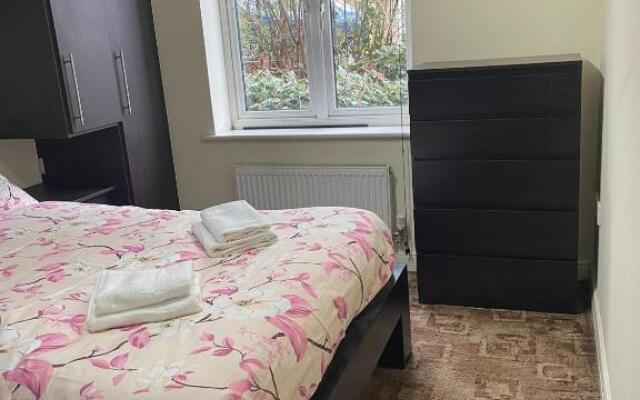 Vibrant Rooms in UXBRIDGE SK