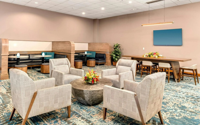 Courtyard by Marriott King Kamehameha's Kona Beach Hotel