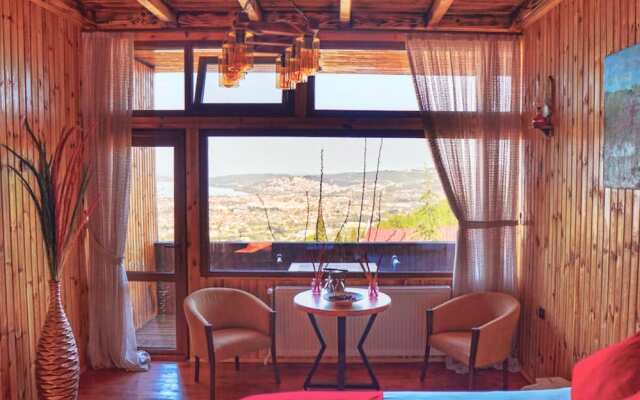 Menzara Hotel & Restaurant