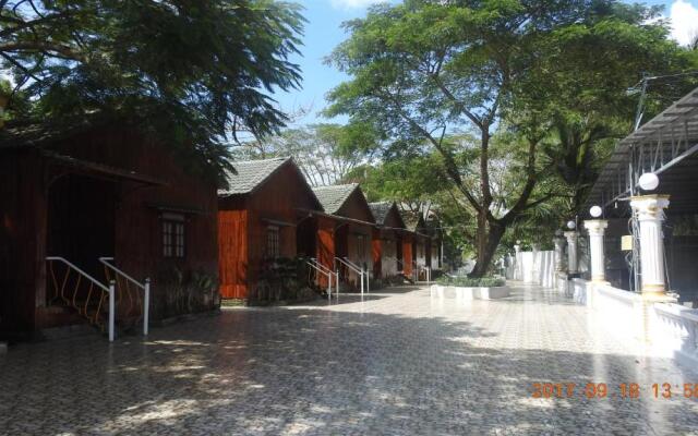 Satraco Royal Hotel