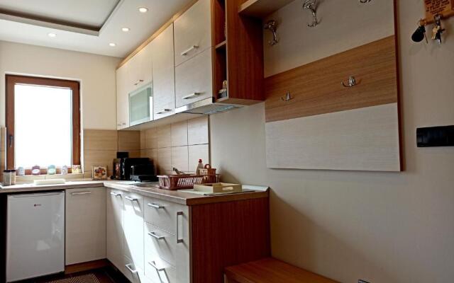 Modern Lux Apartment H8 at Milmari Resort