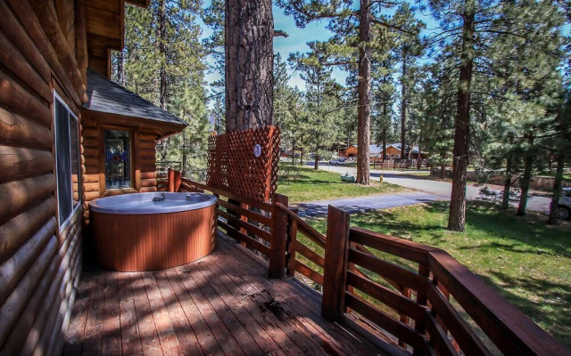 Forest Treehouse 1473 by RedAwning