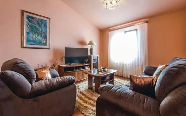 Villa Rossa mit Pool für 8 Personen