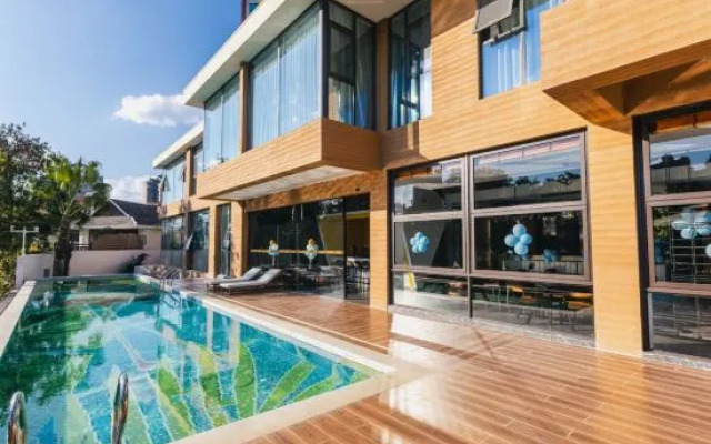 Xishuangbanna Jinghong No.1 Mansion (Splashing Square)