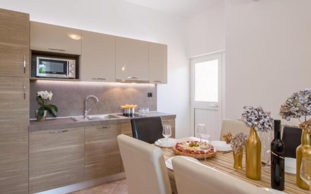 Apartments Ivica 1706
