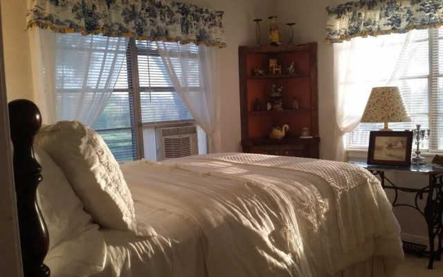 The Hoffmann Vacation Rental Bed & Breakfast