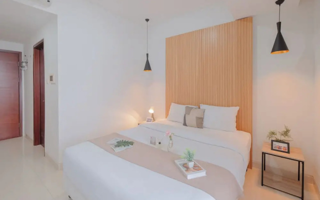 Cozy And Minimalist Studio At West Vista Apartment