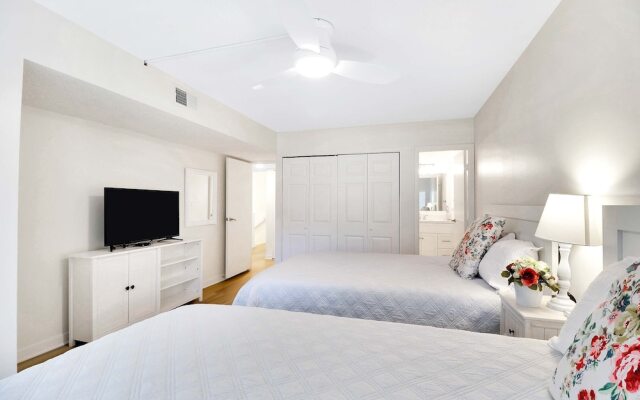 6401 Treetops
