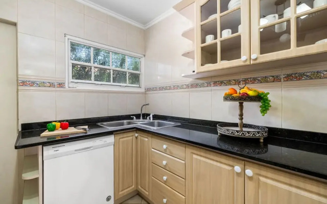 Remodeled 3br2ba Cozy Central Private Pool