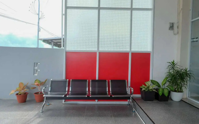 RedDoorz Plus @ Lovina Inn Tonrangeng River Side