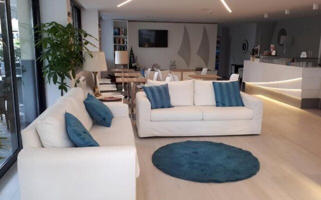 Hotel Blu Star