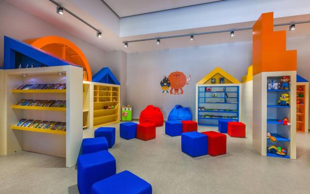 Kipriotis Hippocrates & Maris Suites