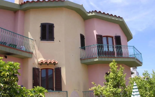 Orosei-Sardegna-Appartamento 5 posti letto con giardino