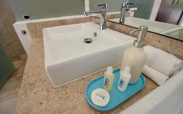 Luxury House Near Akumal Beach by Olahola