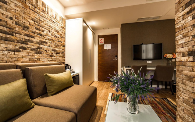 Belgrade Inn Garni Hotel