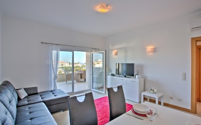 Inviting 1-bed Beach Apartment in Albufeira