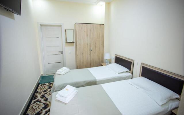 TINY ART HOUSE HOTEL near Airport of Samarkand