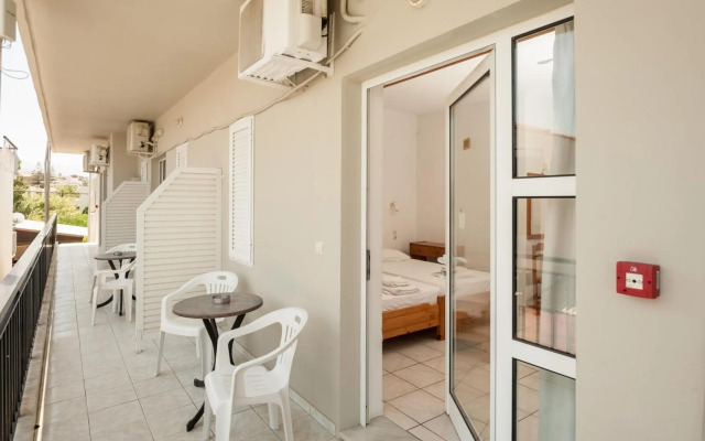 Niriis Hotel