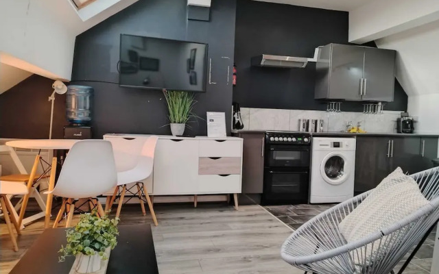 Immaculate 4-bed Apartment in Liverpool