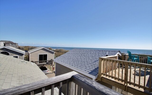 27 Oceans Door East Studio Bedroom Condo by RedAwning