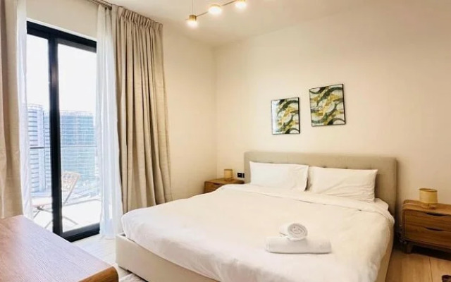OYO 1287 Home Fully Furnished 1Bed At JVC