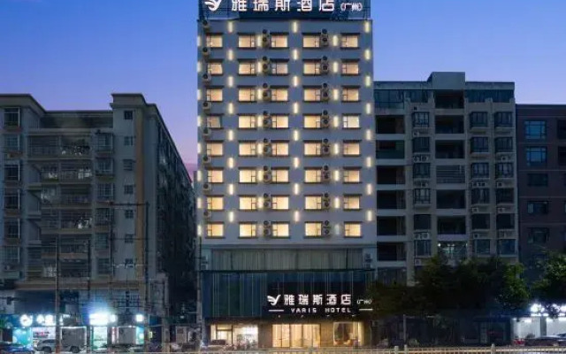 Yarris Hotel