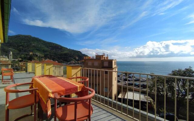 Monia House Sea View