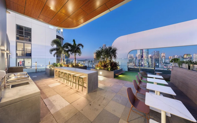 Art House Apartments by CLLIX