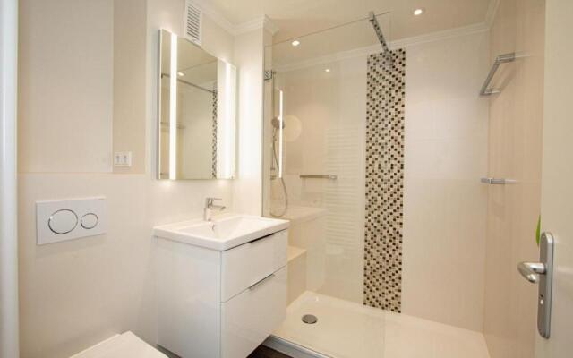 Metro-335-mit-Traumblick-ueber-die-Insel