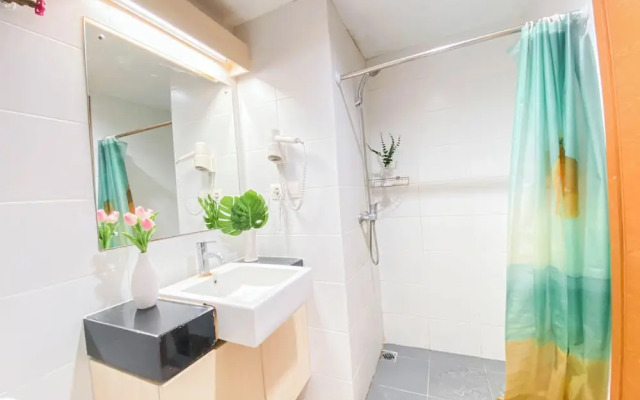 Homey Studio Apartment at Beverly Dago