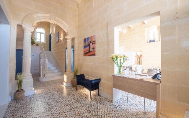 Georges Boutique Living