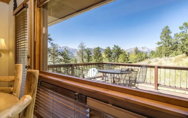 Tranquil Luxury Vacation At Windcliff 3 Bedroom Home by RedAwning