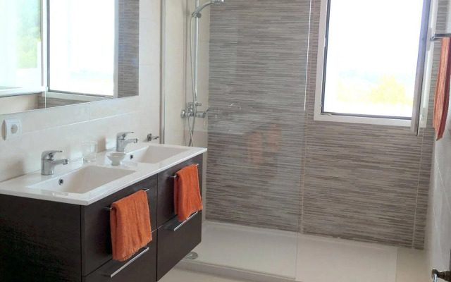 Victoria Sunset Suites Hotel