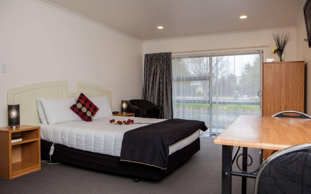 Antonio Mews Motel – Guest Rooms – Stratford