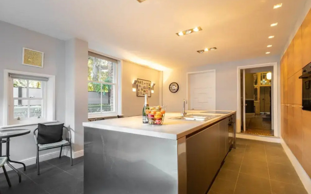 Host Stay Chatsworth Townhouse I
