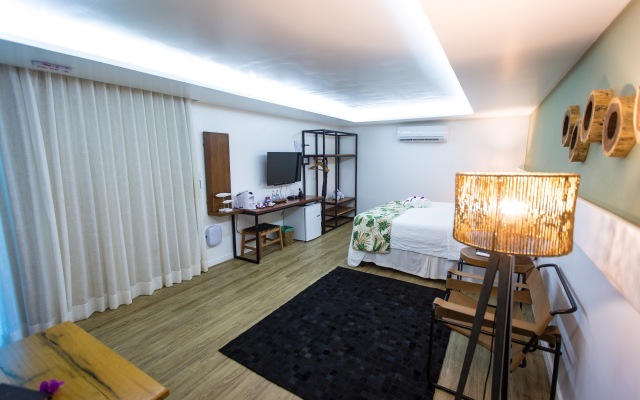 Dolphin Hotel