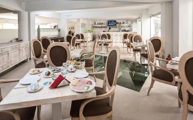 Artemis Hotel Apartments