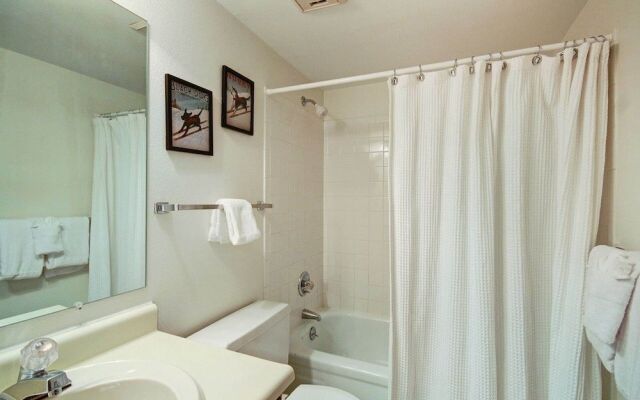 Tyra Summit A2E/F - 4 Br Condo