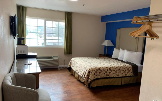 California Inn and Suites Bakersfield